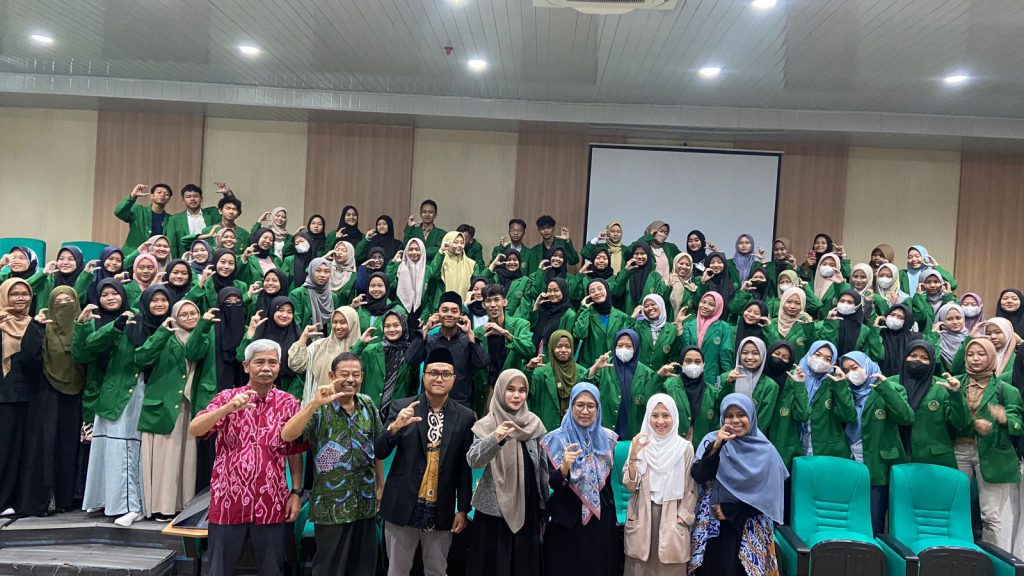 Tingkatkan Wawasan Mahasiswa Fakultas Ilmu Tarbiyah dan Keguruan Melalui Program Visiting Lecturer