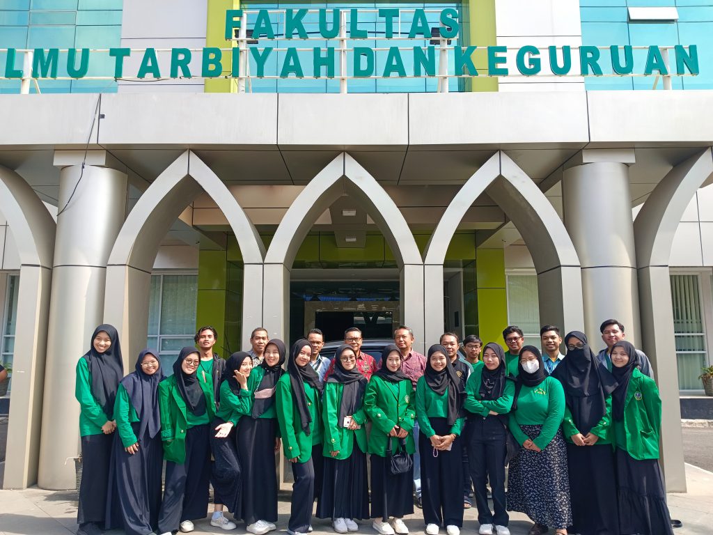 Workshop dan Praktikum Kewirausahaan di Fakultas Ilmu Tarbiyah dan Keguruan, Bandung