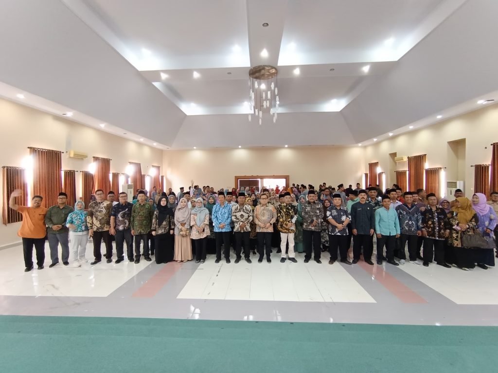 Workshop Penguatan Kepemimpinan Kepala Madrasah dan Guru MI untuk Peningkatan Literasi Siswa di Kabupaten Cirebon